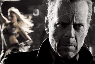 Jessica Alba e Bruce Willis em Sin City