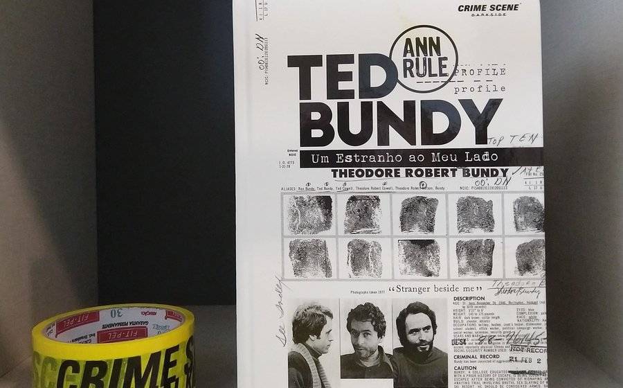 Livro Ted Bundy Darkside Books