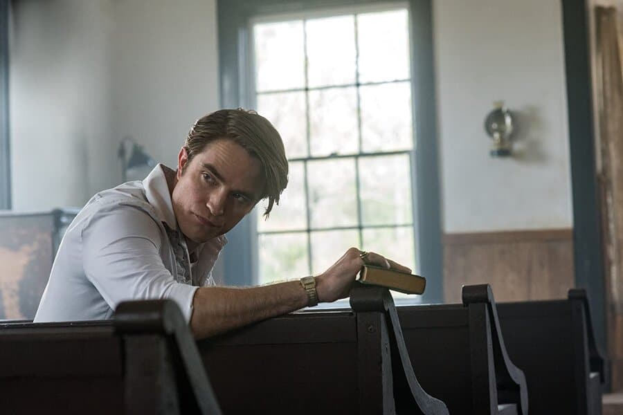 Robert Pattinson em O Diabo de Cada Dia
